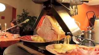 Raclette traditionnelle [upl. by Idonah]