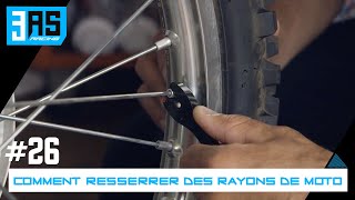 Comment resserrer des rayons de moto  Tuto Moto 26 [upl. by Schaeffer738]